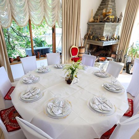 Hotel Kanione Cerenisht Екстер'єр фото