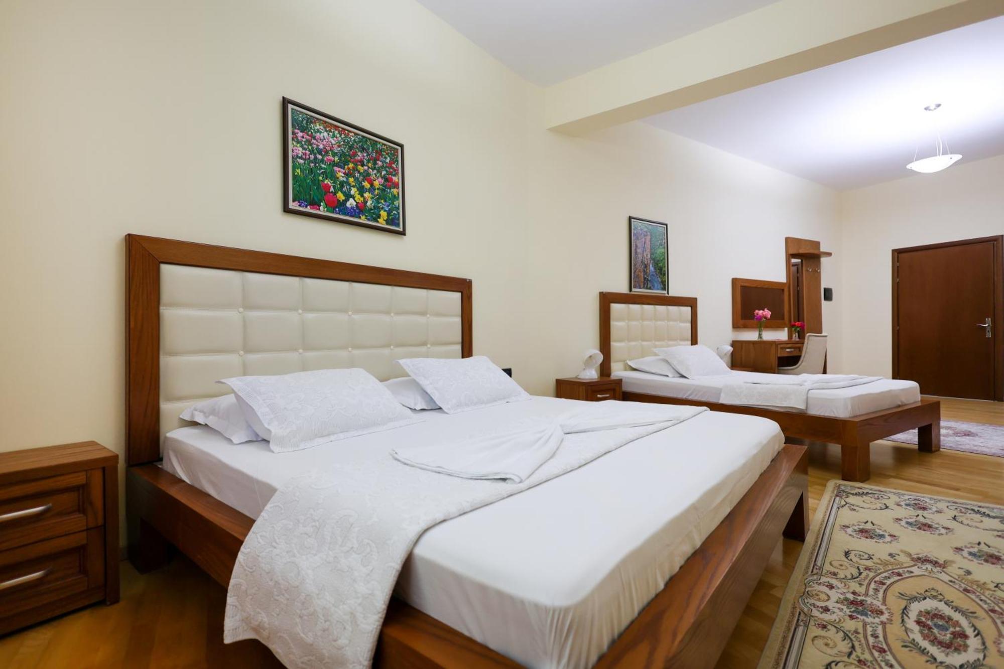 Hotel Kanione Cerenisht Екстер'єр фото